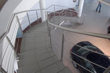 Лестница и ограждения в автосалоне Mersedes-Benz, Челябинск